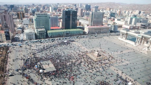 Талбай дээр болох жагсаалыг гадны байгууллагууд санхүүжүүлжээ